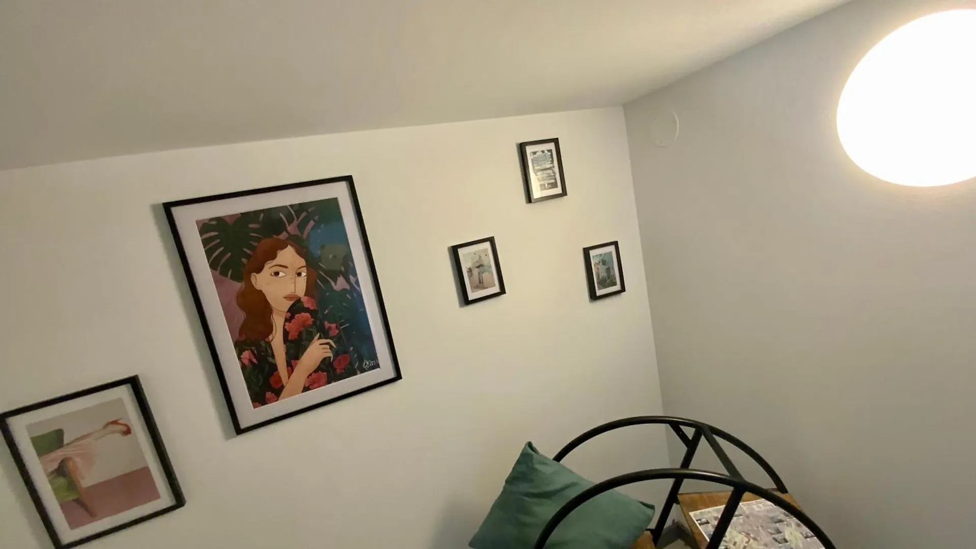 Das Kunsthaus Und Hundertwasserhaus Nebenan L Hg26 Vienna Apartment