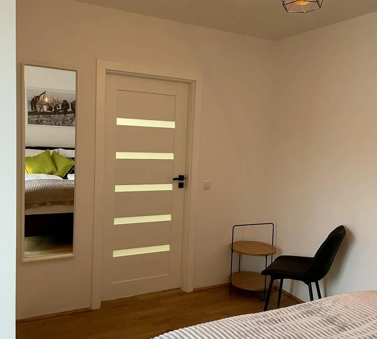 Apartment Das Kunsthaus Und Hundertwasserhaus Nebenan L Hg26 Vienna Austria